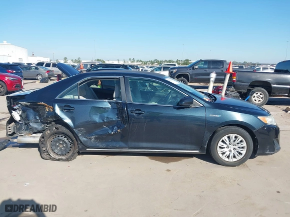 2013 Toyota Camry Hybrid LE with VIN 4T1BD1FK6DU070138, listed as a IAAI auction lot 41668658 with 148,065 mi miles. Bid and sale history available at carsss.com. Image 13.