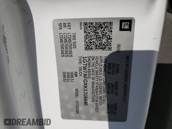 2019 GMC Savana Cargo z VIN 1GTW7AFGXK1316440, wystawiony jako Copart lot #57411764 z przebiegiem 60 298 mil mil oraz Szkody całkowita. Historia ofert i sprzedaży dostępna na DreamBid. Obrazek 13.