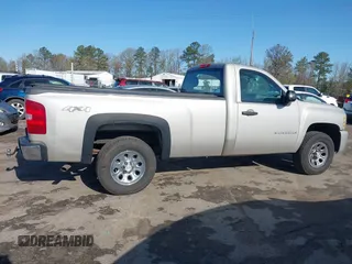 2009 Chevrolet Silverado 1500 1LT with VIN 1GCEK14099Z149726, listed as a IAAI auction lot 41940918 with 127,155 mi miles and . Bid and sale history available at DreamBid. Image 13.