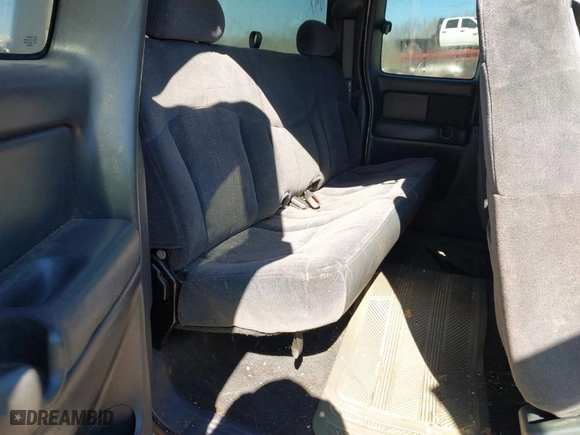 2001 Chevrolet Silverado 1500 LS with VIN 2GCEC19T311291874, listed as a IAAI auction lot 41779794 with 444,086 mi miles. Bid and sale history available at carsss.com. Image 8.