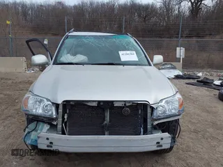 2005 Toyota Highlander z VIN JTEEP21A450133643, wystawiony jako IAAI lot #41286304 z przebiegiem 166 662 mil mil oraz . Historia ofert i sprzedaży dostępna na DreamBid. Obrazek 12.