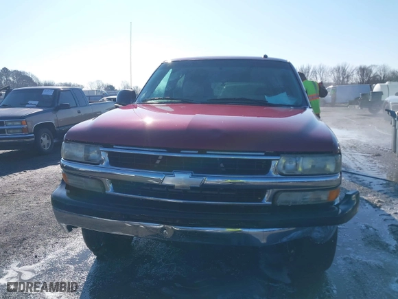 2005 Chevrolet Tahoe Z71 with VIN 1GNEC13T55R155842, listed as a IAAI auction lot 41321412 with 221,109 mi miles. Bid and sale history available at carsss.com. Image 12.