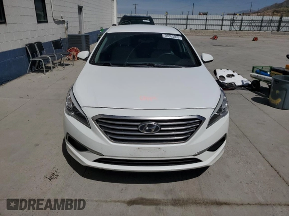 2016 Hyundai Sonata SE z VIN 5NPE24AF2GH346283, wystawiony jako Copart lot #56305965 z przebiegiem 129 887 mil mil oraz Szkoda całkowita • Salvage title. Historia ofert i sprzedaży dostępna na DreamBid. Obrazek 5.