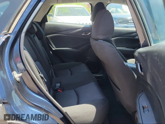 2020 Mazda CX-3 Sport with VIN JM1DKDB76L1465863, listed as a IAAI auction lot 42137563 with 180,000 mi miles. Bid and sale history available at carsss.com. Image 7.