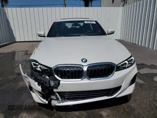 2024 BMW 3 Series 330i xDrive with VIN 3MW89FF03R8E49109, listed as a Copart auction lot 53101335 with 22,513 mi miles and Clean Title. Bid and sale history available at carsss.com. Image 5.