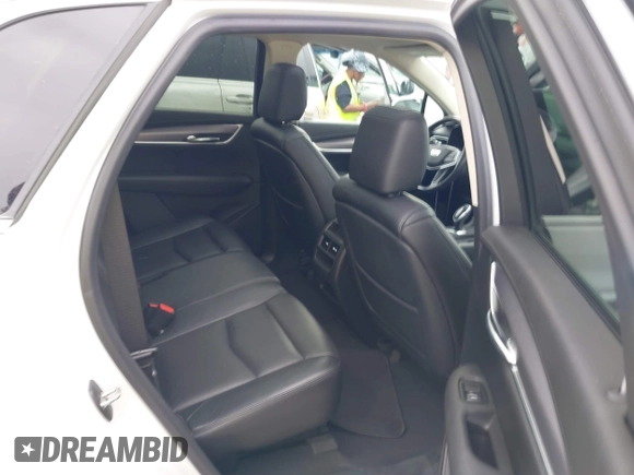 2018 Cadillac XT5 Luxury FWD with VIN 1GYKNCRS2JZ185644, listed as a IAAI auction lot 41912079 with 82,728 mi miles and . Bid and sale history available at carsss.com. Image 8.