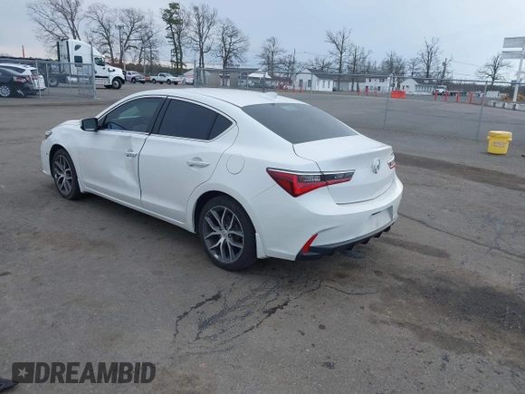 2019 Acura ILX w/Premium Pkg with VIN 19UDE2F7XKA002713, listed as a IAAI auction lot 41666039 with 73,332 mi miles. Bid and sale history available at carsss.com. Image 3.