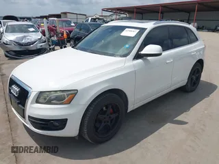 2010 Audi Q5 Premium Plus z VIN WA1LKAFPXAA030615, wystawiony jako IAAI lot #42508367 z przebiegiem 174 767 mil mil oraz . Historia ofert i sprzedaży dostępna na DreamBid. Obrazek 2.