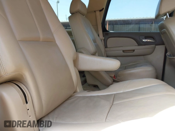 2008 GMC Yukon SLT w/4SB with VIN 1GKFC13078R269756, listed as a IAAI auction lot 41900821 with 275,343 mi miles. Bid and sale history available at carsss.com. Image 8.
