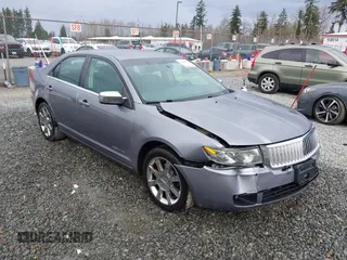 2006 Lincoln Zephyr z VIN 3LNHM261X6R664393, wystawiony jako IAAI lot #41829911 z przebiegiem 109 835 mil mil oraz . Historia ofert i sprzedaży dostępna na DreamBid. Obrazek 1.