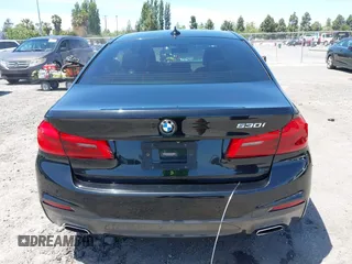 2018 BMW 5 Series 530i z VIN WBAJA5C51JWA56680, wystawiony jako IAAI lot #42273066 z przebiegiem 39 789 mil mil oraz . Historia ofert i sprzedaży dostępna na DreamBid. Obrazek 16.