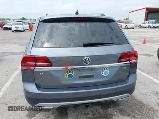 2019 Volkswagen Atlas SE z VIN 1V2WR2CAXKC611864, wystawiony jako IAAI lot #42151795 z przebiegiem 90 178 mil mil oraz . Historia ofert i sprzedaży dostępna na DreamBid. Obrazek 16.