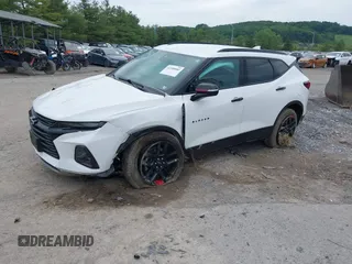 2021 Chevrolet Blazer LT z VIN 3GNKBHR40MS577432, wystawiony jako IAAI lot #42388880 z przebiegiem 35 438 mil mil oraz . Historia ofert i sprzedaży dostępna na DreamBid. Obrazek 17.