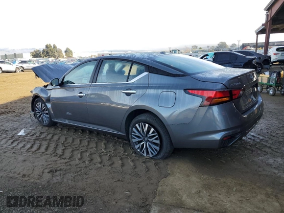 2025 Nissan Altima SV with VIN 1N4BL4DVXSN320757, listed as a Copart auction lot 85480634 with 2,615 mi miles and Salvage Title. Bid and sale history available at DreamBid. Image 2.