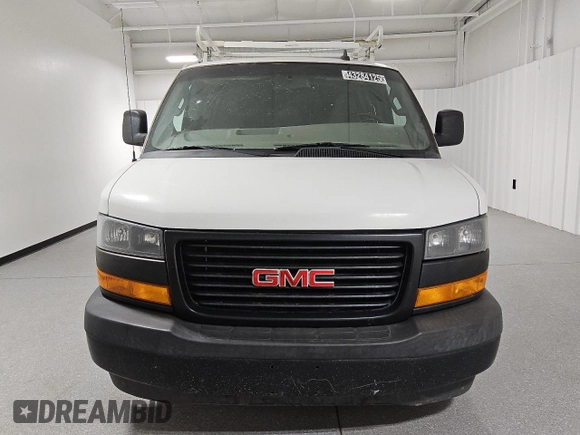 2018 GMC Savana Cargo Van with VIN 1GTW7BFG1J1340839, listed as a Copart auction lot 43284125 with 104,139 mi miles and Clean Title. Bid and sale history available at carsss.com. Image 5.