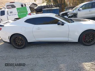 2018 Chevrolet Camaro ZL1 with VIN 1G1FK1R69J0105146, listed as a IAAI auction lot 40570089 with 34,804 mi miles and . Bid and sale history available at DreamBid. Image 13.