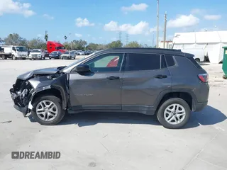 2017 Jeep Compass Sport z VIN 3C4NJDAB7HT658035, wystawiony jako IAAI lot #41545683 z przebiegiem 78 899 mil mil oraz . Historia ofert i sprzedaży dostępna na DreamBid. Obrazek 14.