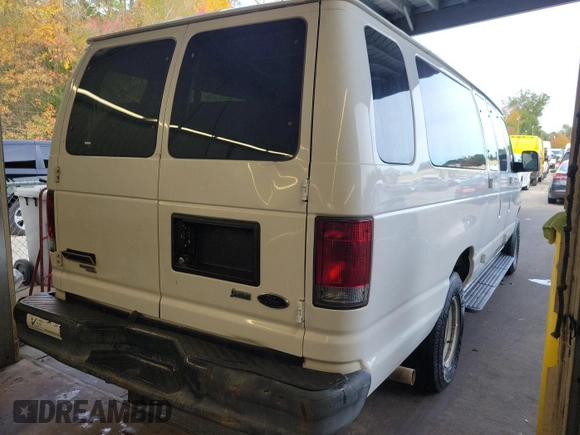 2013 Ford Econoline Passenger XL z VIN 1FBSS3BL5DDA49371, wystawiony jako IAAI lot #42520998 z przebiegiem 62 763 mil mil oraz . Historia ofert i sprzedaży dostępna na DreamBid. Obrazek 23.