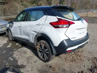 2019 Nissan Kicks SR with VIN 3N1CP5CU1KL538879, listed as a IAAI auction lot 41588710 with 118,002 mi miles. Bid and sale history available at carsss.com. Image 3.