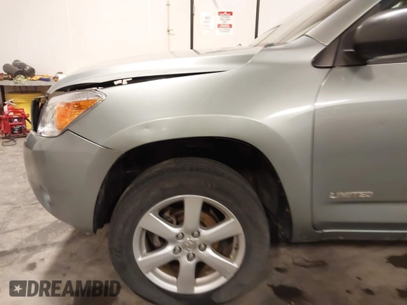 2007 Toyota RAV4 Limited with VIN JTMZD31V975061545, listed as a IAAI auction lot 41710996 with 196,998 mi miles. Bid and sale history available at carsss.com. Image 18.