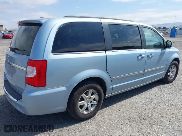 2013 Chrysler Town & Country Touring with VIN 2C4RC1BG6DR577044, listed as a IAAI auction lot 42081733 with 177,840 mi miles. Bid and sale history available at carsss.com. Image 4.