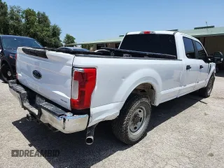 2017 Ford F-250 XL z VIN 1FT7W2A61HEE31327, wystawiony jako IAAI lot #42844723 z przebiegiem 233 412 mil mil oraz . Historia ofert i sprzedaży dostępna na DreamBid. Obrazek 17.