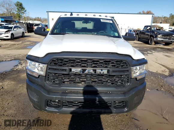 2022 Ram 2500 Tradesman with VIN 3C6UR4HJ0NG400193, listed as a Copart auction lot 82649754 with 14,685 mi miles and Salvage title. Bid and sale history available at DreamBid. Image 5.