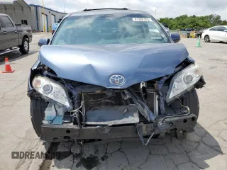 2017 Toyota Sienna XLE Auto Access Seat with VIN 5TDYZ3DC3HS868727, listed as a Copart auction lot 61308185 with 87,927 mi miles and Salvage title. Bid and sale history available at DreamBid. Image 5.