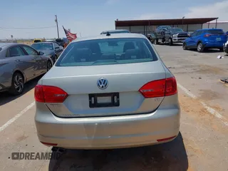 2014 Volkswagen Jetta SE with VIN 3VWD17AJ2EM314622, listed as a IAAI auction lot 42358394 with 105,654 mi miles and . Bid and sale history available at DreamBid. Image 16.