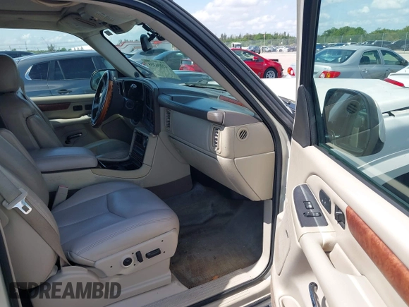 2005 Cadillac Escalade with VIN 1GYEC63T65R154327, listed as a IAAI auction lot 42286355 with Not provided miles and . Bid and sale history available at DreamBid. Image 5.