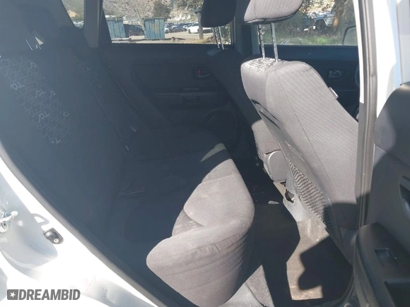 2010 Kia Soul ! with VIN KNDJT2A29A7161270, listed as a IAAI auction lot 41848271 with 210,174 mi miles. Bid and sale history available at carsss.com. Image 8.
