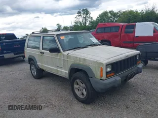 1999 Jeep Cherokee SE z VIN 1J4FF27SXXL538249, wystawiony jako IAAI lot #42310731 z przebiegiem 240 210 mil mil oraz . Historia ofert i sprzedaży dostępna na DreamBid. Obrazek 1.