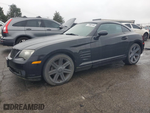 2005 Chrysler Crossfire z VIN 1C3AN59L35X030211, wystawiony jako Copart lot #77364144 z przebiegiem 91 198 mil mil oraz Czysty tytuł • Clean title. Historia ofert i sprzedaży dostępna na DreamBid. Obrazek 1.