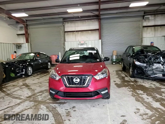 2019 Nissan Kicks SR z VIN 3N1CP5CU5KL569794, wystawiony jako Copart lot #55104055 z przebiegiem 50 184 mil mil oraz Czysty tytuł • Clean title. Historia ofert i sprzedaży dostępna na DreamBid. Obrazek 14.