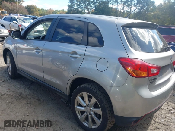 2015 Mitsubishi Outlander Sport ES with VIN 4A4AP3AU4FE042064, listed as a IAAI auction lot 40477211 with 117,890 mi miles. Bid and sale history available at carsss.com. Image 3.