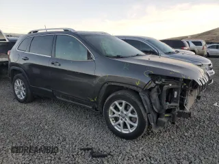 2017 Jeep Cherokee Latitude with VIN 1C4PJMCS2HW637562, listed as a Copart auction lot 88720035 with 88,406 mi miles and Salvage Title. Bid and sale history available at DreamBid. Image 4.