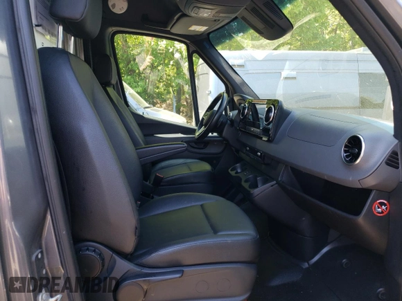 2021 Mercedes-Benz Sprinter with VIN W1W9ED3YXMT061558, listed as a Copart auction lot 53903504 with 19,035 mi miles and Clean Title. Bid and sale history available at DreamBid. Image 5.