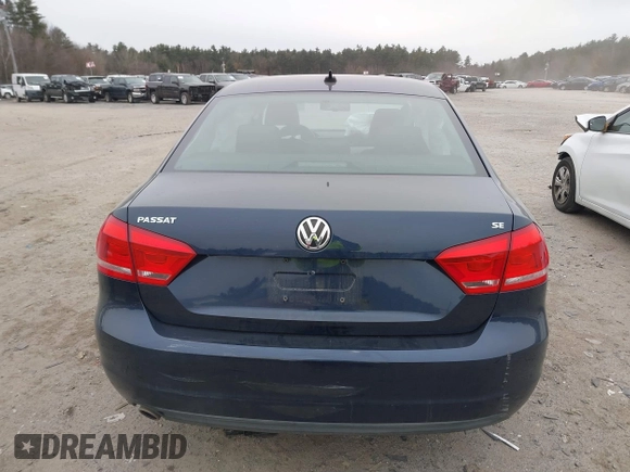 2013 Volkswagen Passat SE z VIN 1VWBP7A37DC145575, wystawiony jako IAAI lot #41253095 z przebiegiem 93 702 mil mil oraz . Historia ofert i sprzedaży dostępna na DreamBid. Obrazek 16.