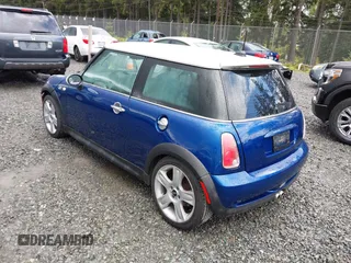 2003 MINI Hardtop S z VIN WMWRE33433TD60388, wystawiony jako IAAI lot #42313209 z przebiegiem 125 869 mil mil oraz . Historia ofert i sprzedaży dostępna na DreamBid. Obrazek 3.