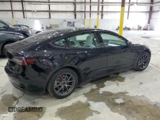 2021 Tesla Model 3 Long Range z VIN 5YJ3E1EB8MF048996, wystawiony jako Copart lot #57501495 z przebiegiem 45 952 mil mil oraz Szkoda całkowita • Salvage title. Historia ofert i sprzedaży dostępna na DreamBid. Obrazek 3.