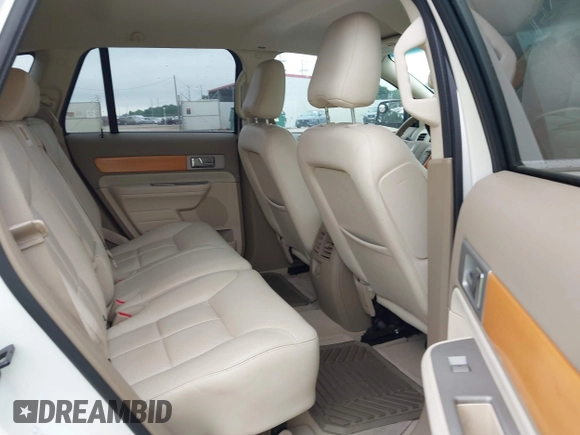2007 Lincoln MKX with VIN 2LMDU68CX7BJ37902, listed as a IAAI auction lot 42182382 with 110,980 mi miles and . Bid and sale history available at DreamBid. Image 8.