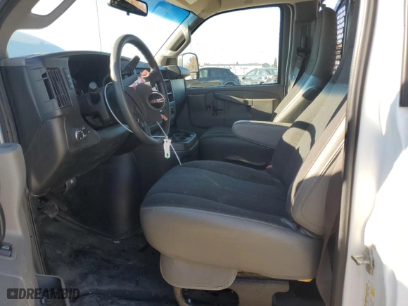 2019 GMC Savana Cargo Van with VIN 1GTW7AFG9K1256506, listed as a Copart auction lot 83844804 with 93,502 mi miles and Salvage Title. Bid and sale history available at carsss.com. Image 7.
