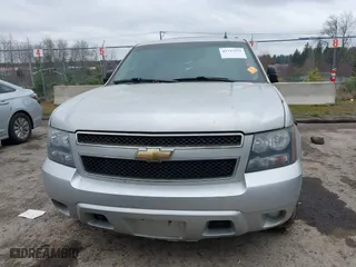 2010 Chevrolet Suburban LS with VIN 1GNUKHE33AR254447, listed as a IAAI auction lot 41727372 with 178,798 mi miles. Bid and sale history available at carsss.com. Image 12.