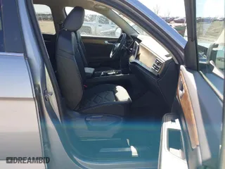 2024 Volkswagen Atlas 2.0T SE w/Technology with VIN 1V2HR2CA5RC569705, listed as a IAAI auction lot 41838594 with 27,519 mi miles. Bid and sale history available at carsss.com. Image 5.