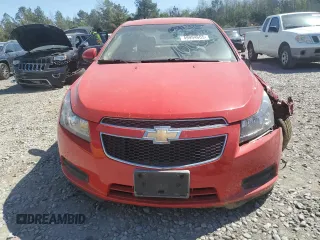 2014 Chevrolet Cruze 2LT z VIN 1G1PE5SB5E7296006, wystawiony jako Copart lot #49994605 z przebiegiem 83 265 mil mil oraz Szkoda całkowita • Salvage title. Historia ofert i sprzedaży dostępna na DreamBid. Obrazek 5.