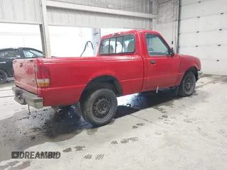 1996 Ford Ranger XL z VIN 1FTCR10A8TPB46028, wystawiony jako IAAI lot #42477552 z przebiegiem 219 635 mil mil oraz . Historia ofert i sprzedaży dostępna na DreamBid. Obrazek 4.