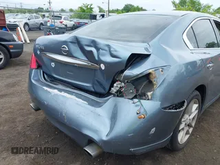 2011 Nissan Maxima SV z VIN 1N4AA5AP9BC808140, wystawiony jako IAAI lot #42257514 z przebiegiem 190 943 mil mil oraz . Historia ofert i sprzedaży dostępna na DreamBid. Obrazek 6.