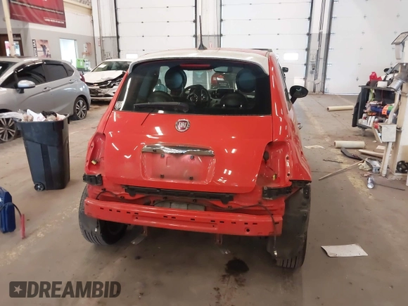 2018 FIAT 500e z VIN 3C3CFFGE4JT377259, wystawiony jako IAAI lot #41940039 z przebiegiem 61 053 mil mil oraz . Historia ofert i sprzedaży dostępna na DreamBid. Obrazek 17.