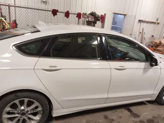 2019 Ford Fusion SE with VIN 3FA6P0H78KR210183, listed as a IAAI auction lot 41489110 with 139,615 mi miles. Bid and sale history available at carsss.com. Image 13.