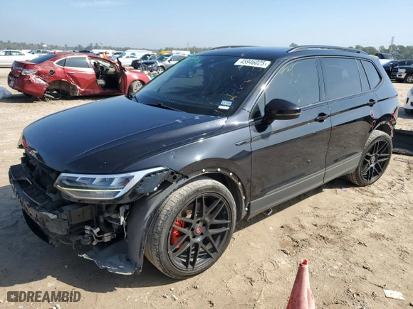 2022 Volkswagen Tiguan SE with VIN 3VV3B7AX3NM013780, listed as a Copart auction lot 45946025 with 76,589 mi miles and Salvage Title. Bid and sale history available at carsss.com. Image 1.